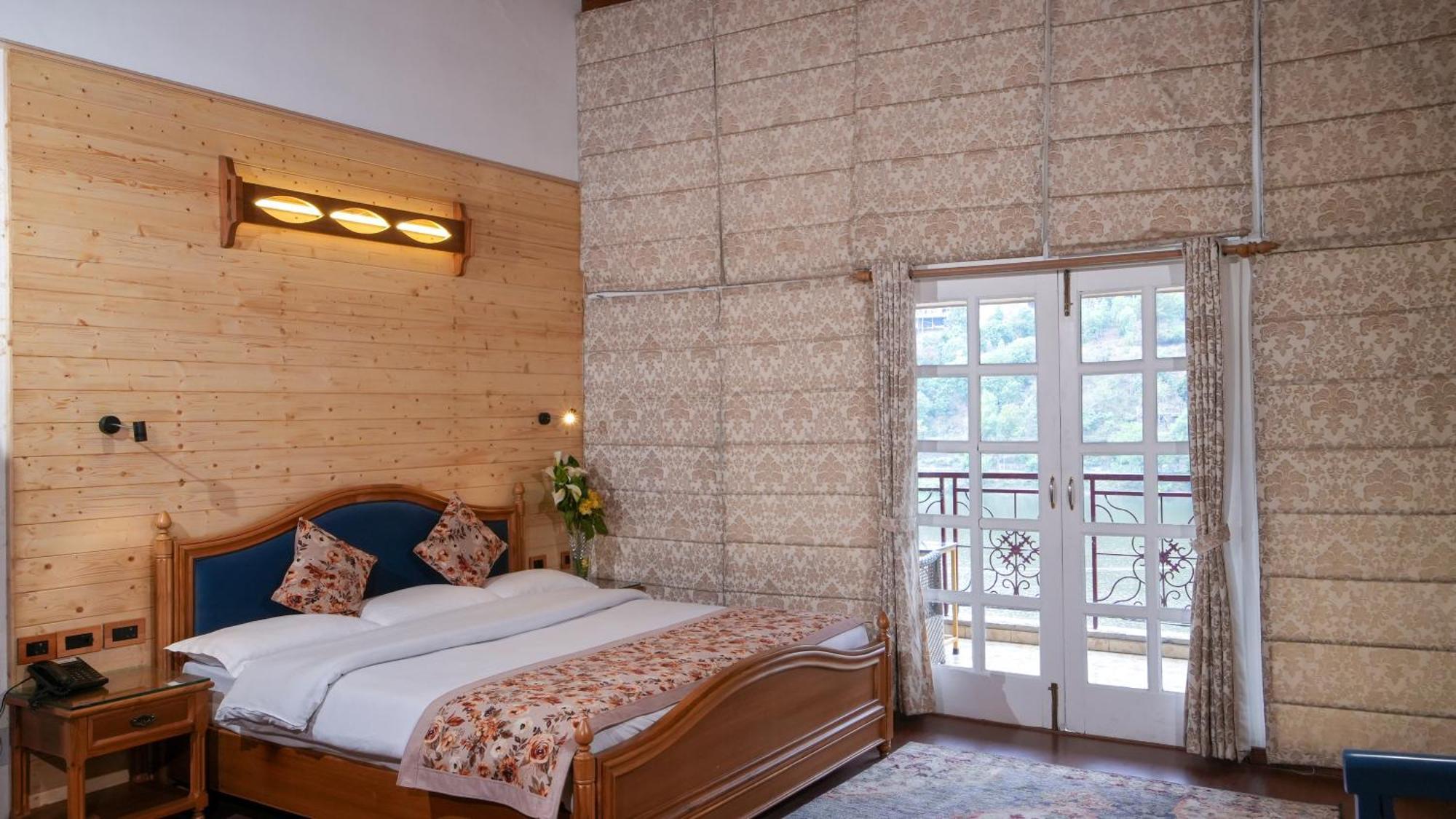 Neelesh Inn- A Luxury Lake View Hotel- 20 Kms From Nainital Bhimtal Luaran gambar