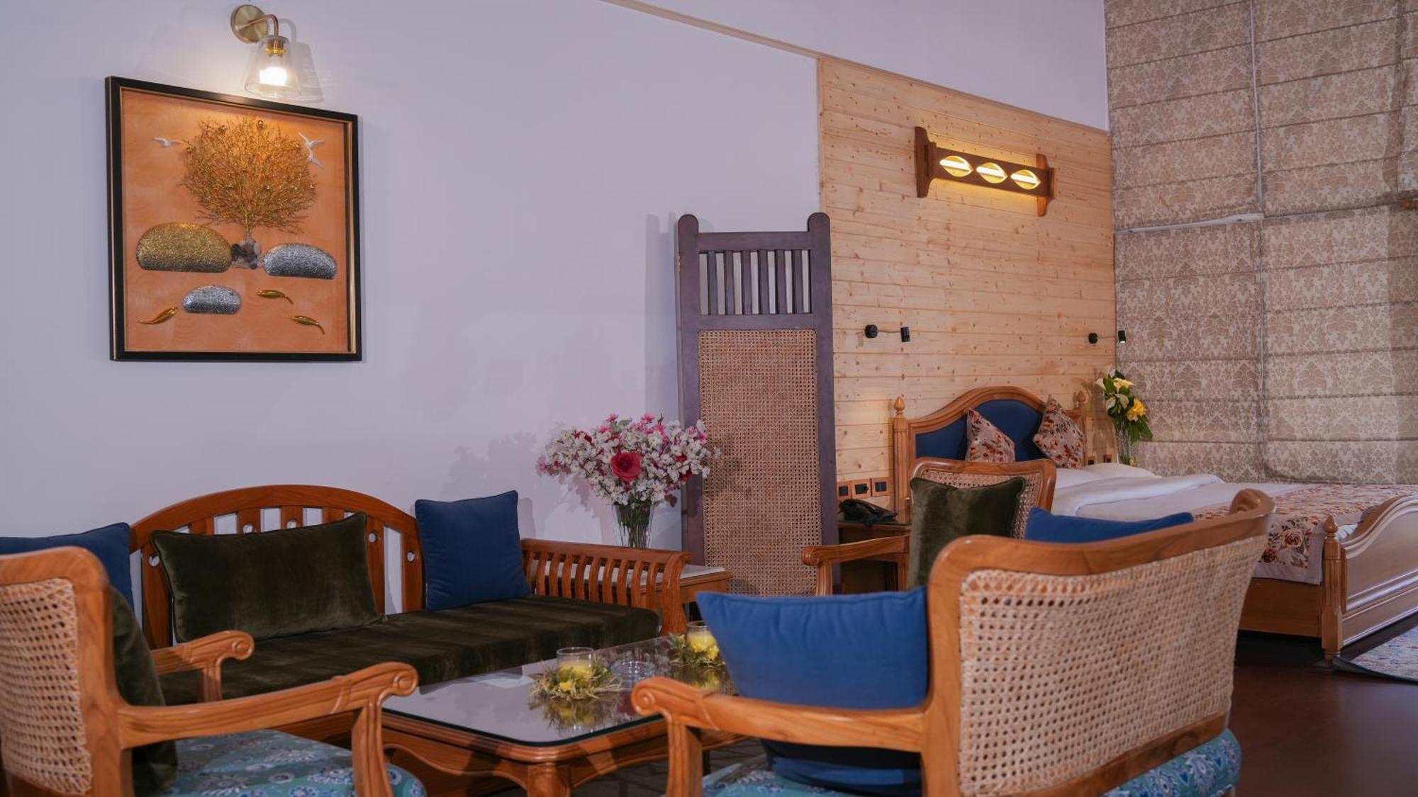 Neelesh Inn- A Luxury Lake View Hotel- 20 Kms From Nainital Bhimtal Luaran gambar