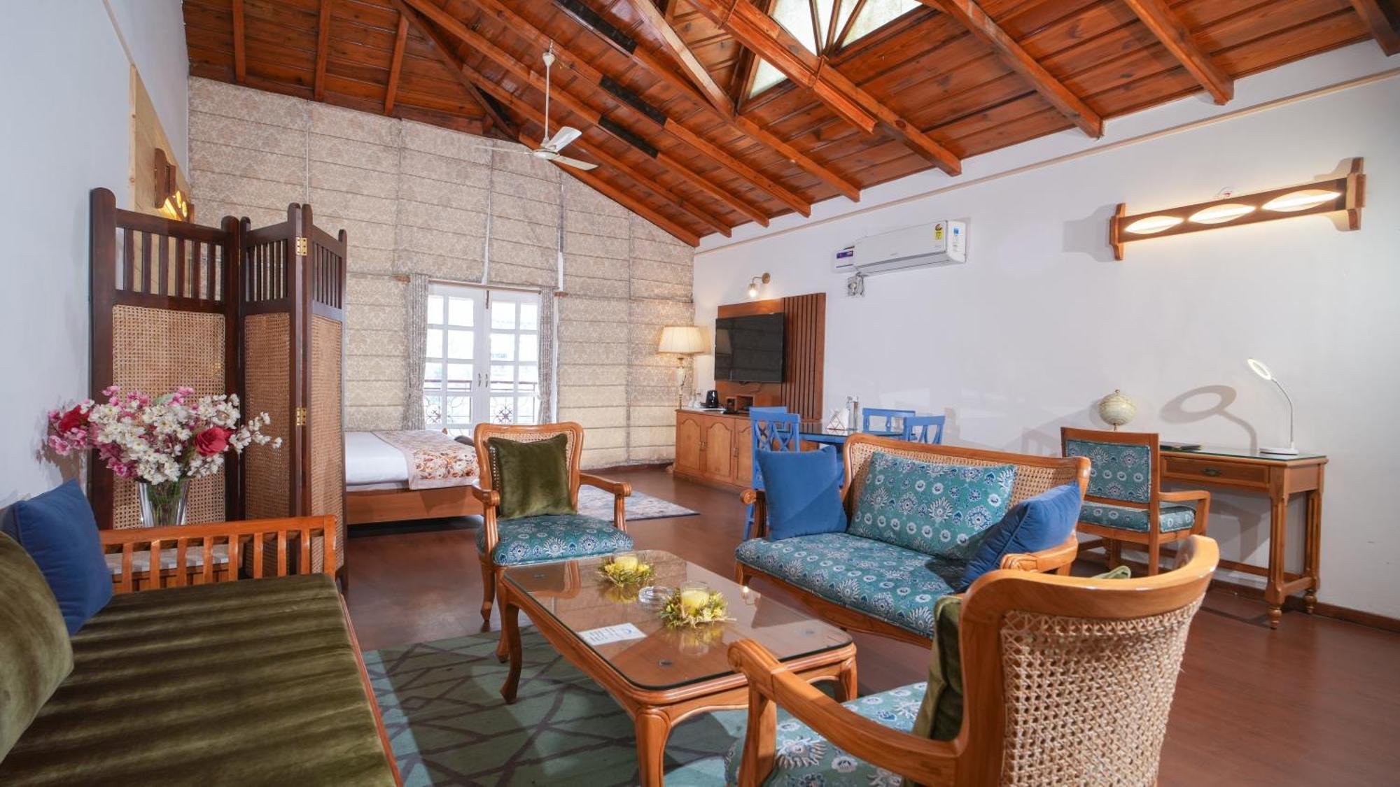 Neelesh Inn- A Luxury Lake View Hotel- 20 Kms From Nainital Bhimtal Luaran gambar