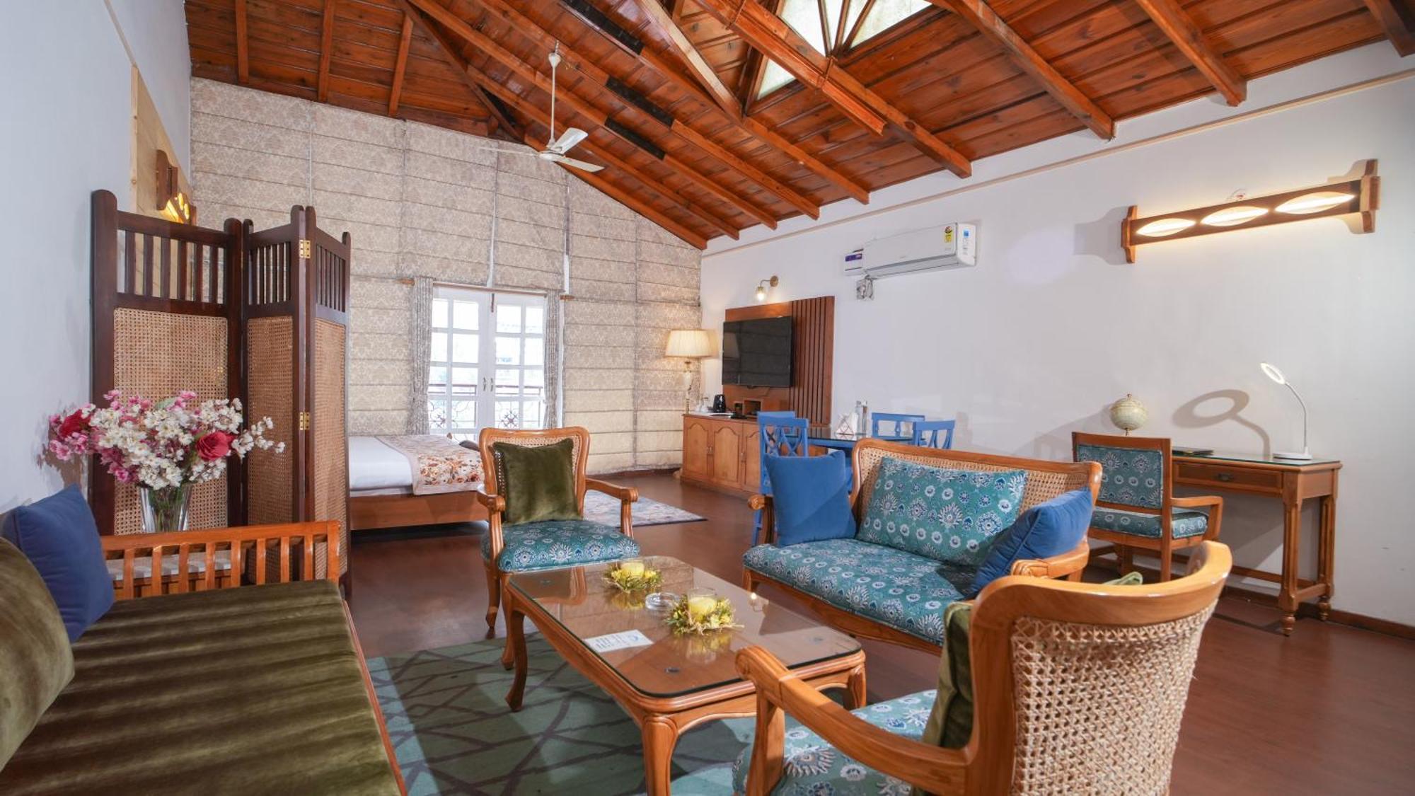 Neelesh Inn- A Luxury Lake View Hotel- 20 Kms From Nainital Bhimtal Luaran gambar