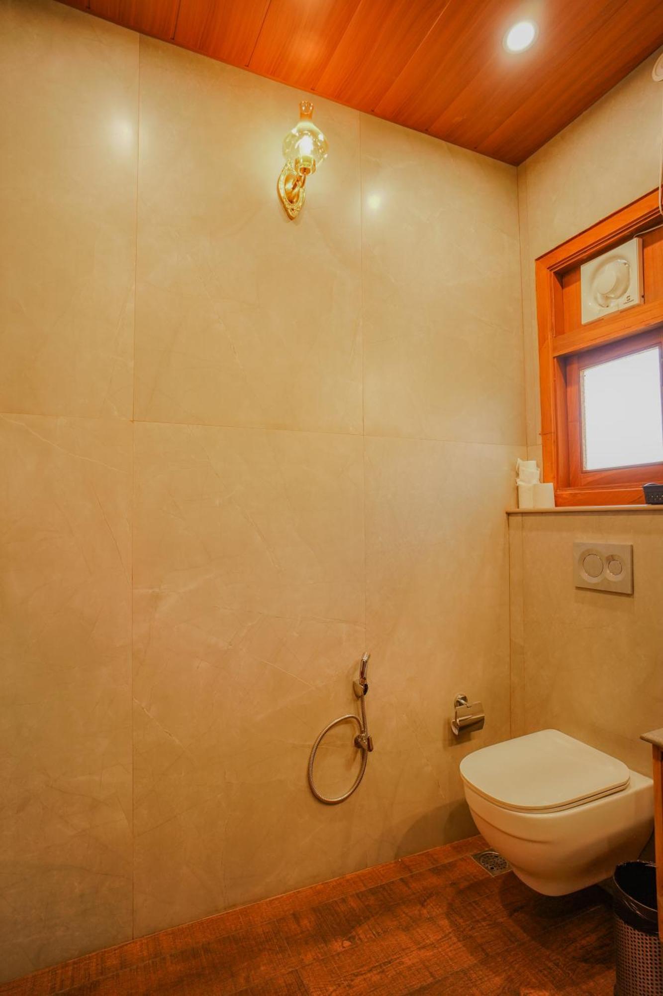 Neelesh Inn- A Luxury Lake View Hotel- 20 Kms From Nainital Bhimtal Luaran gambar